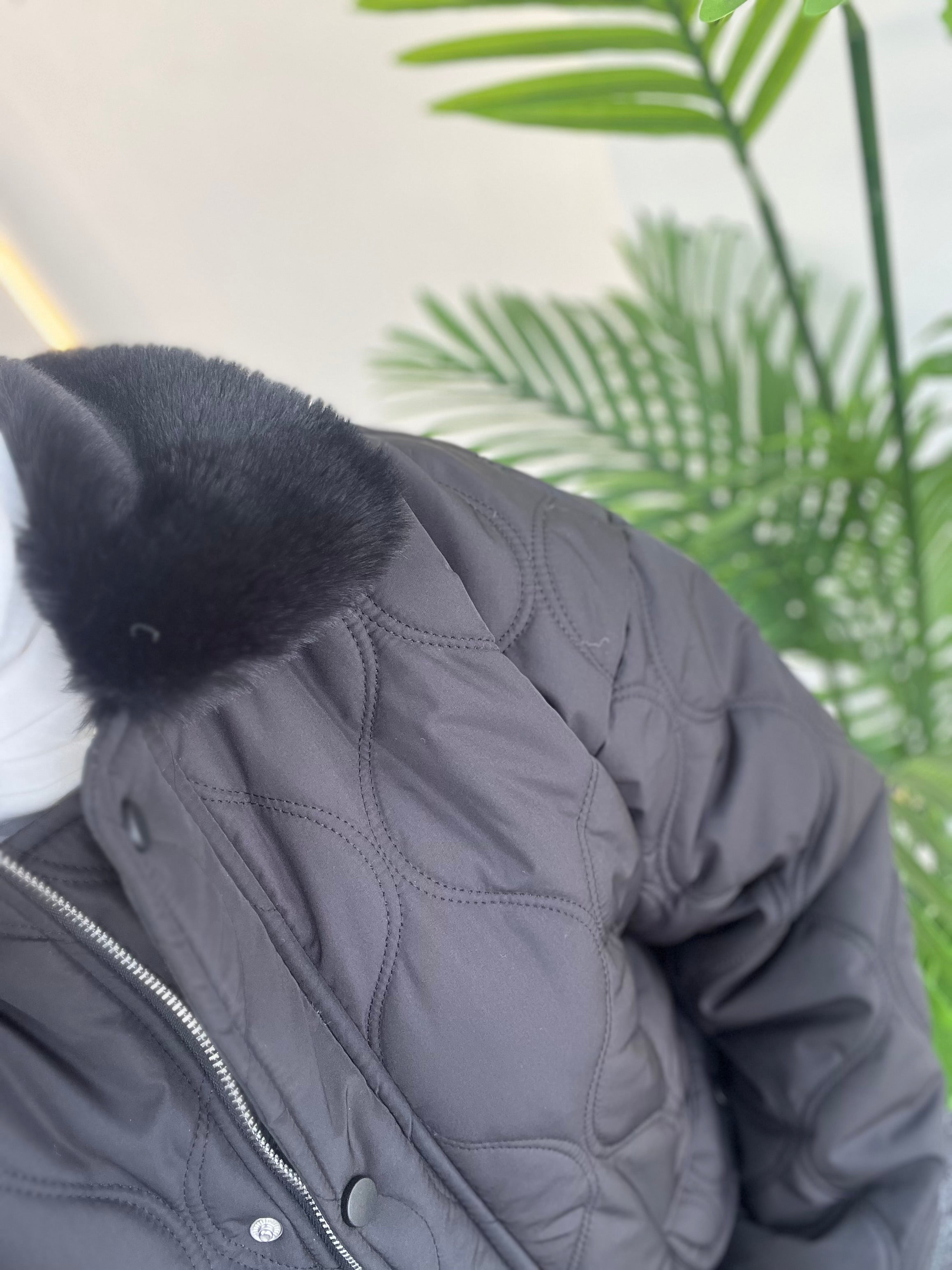 Betty Kapitone Şişme Mont