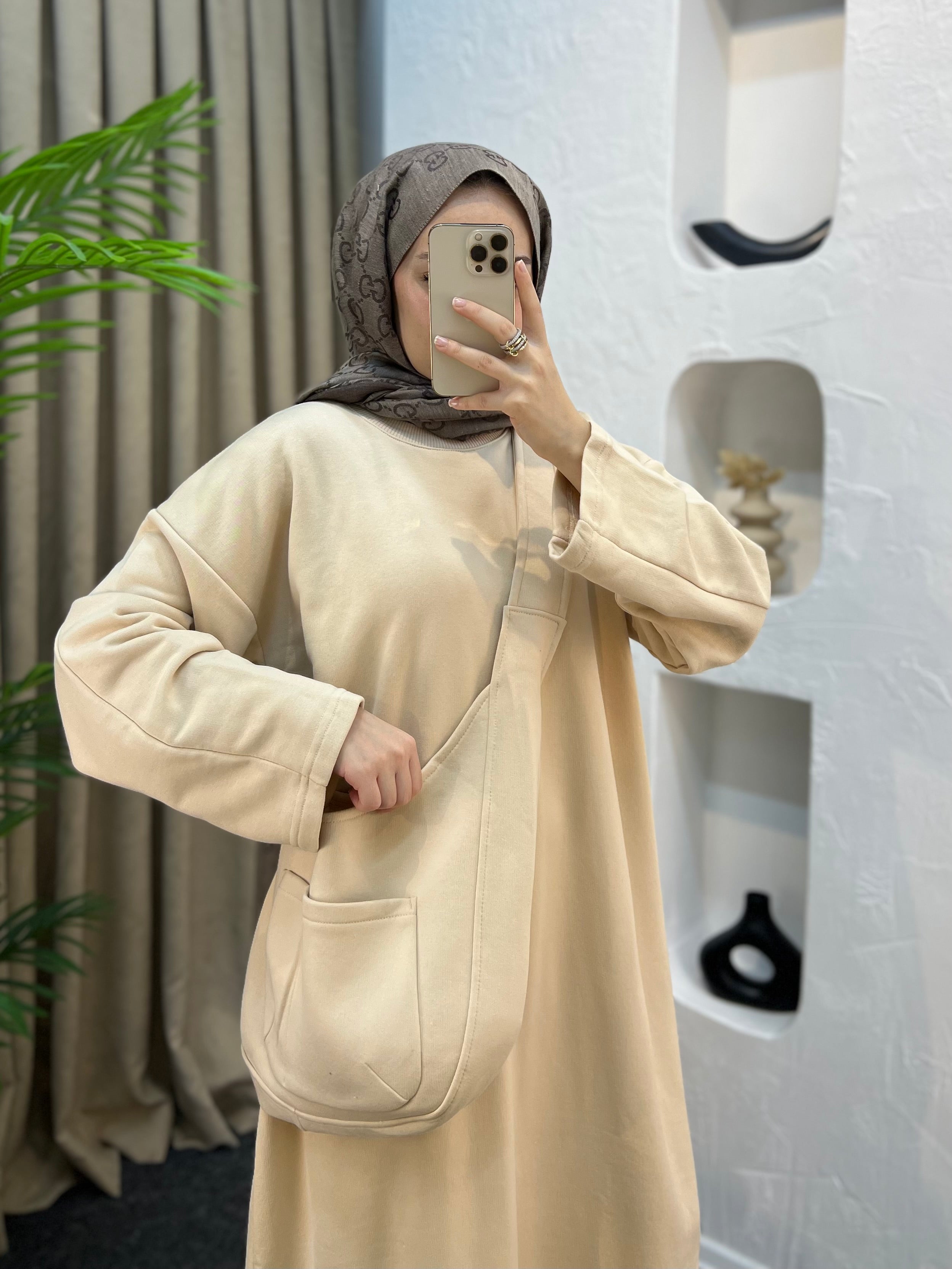 Merv Çantalı Elbise