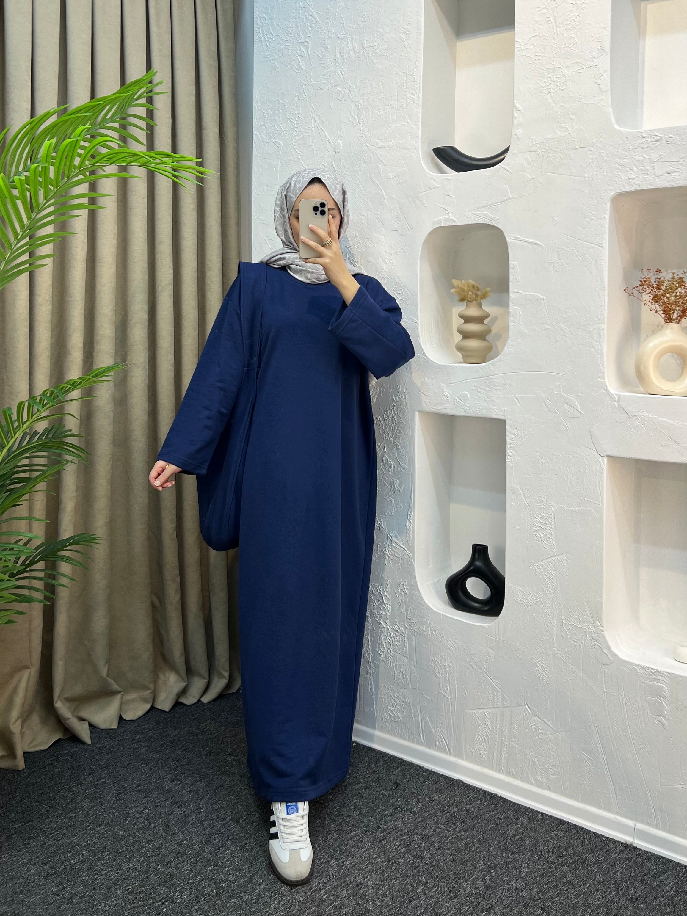 Merv Çantalı Elbise