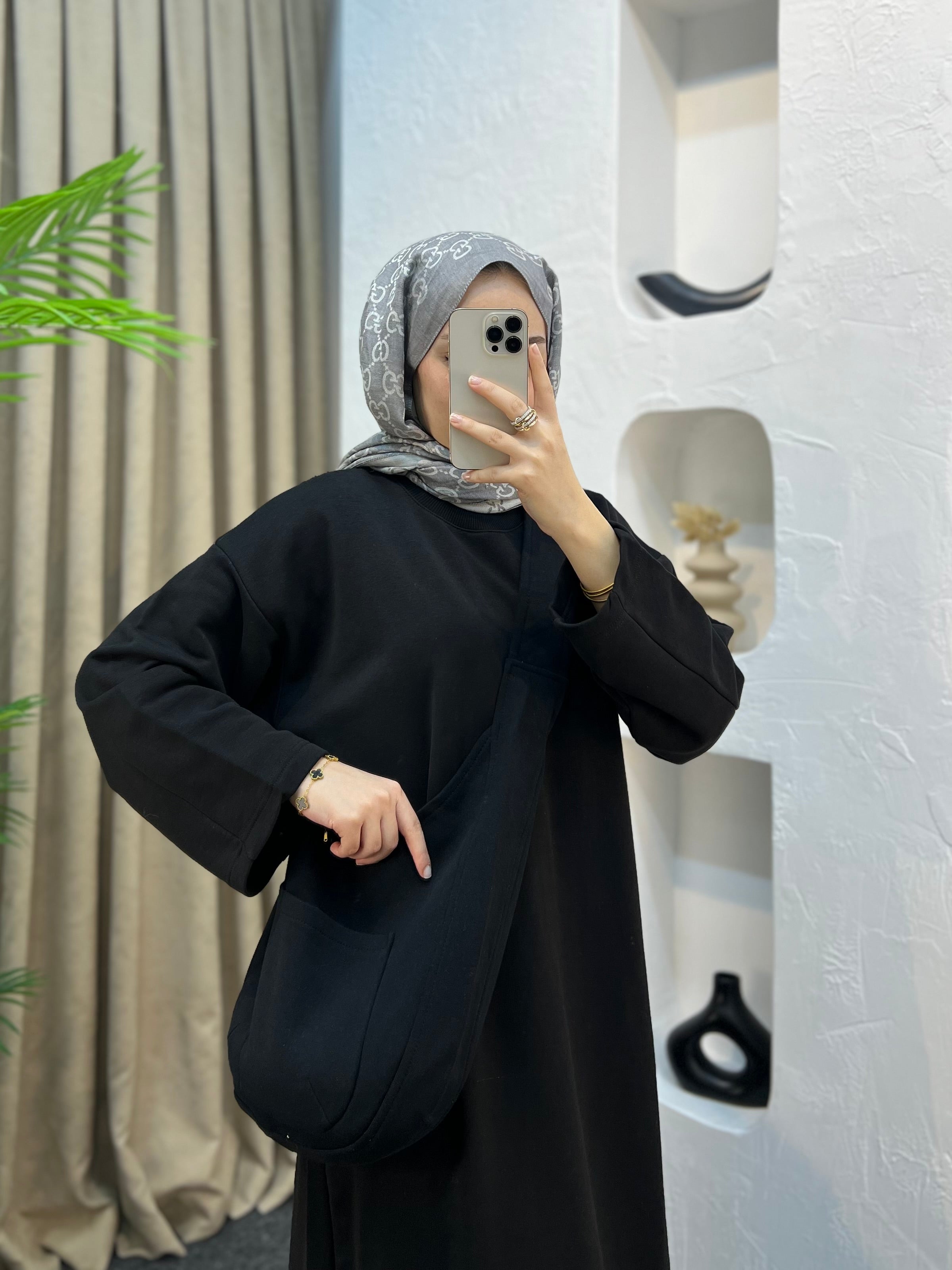 Merv Çantalı Elbise