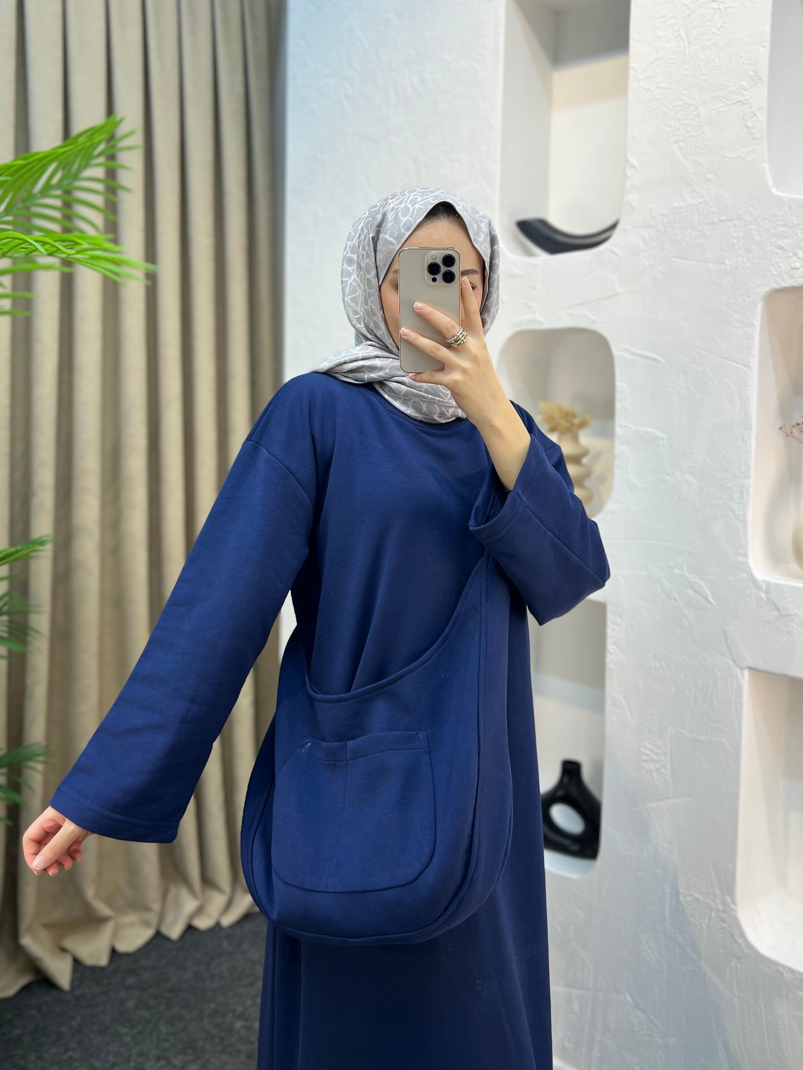 Merv Çantalı Elbise