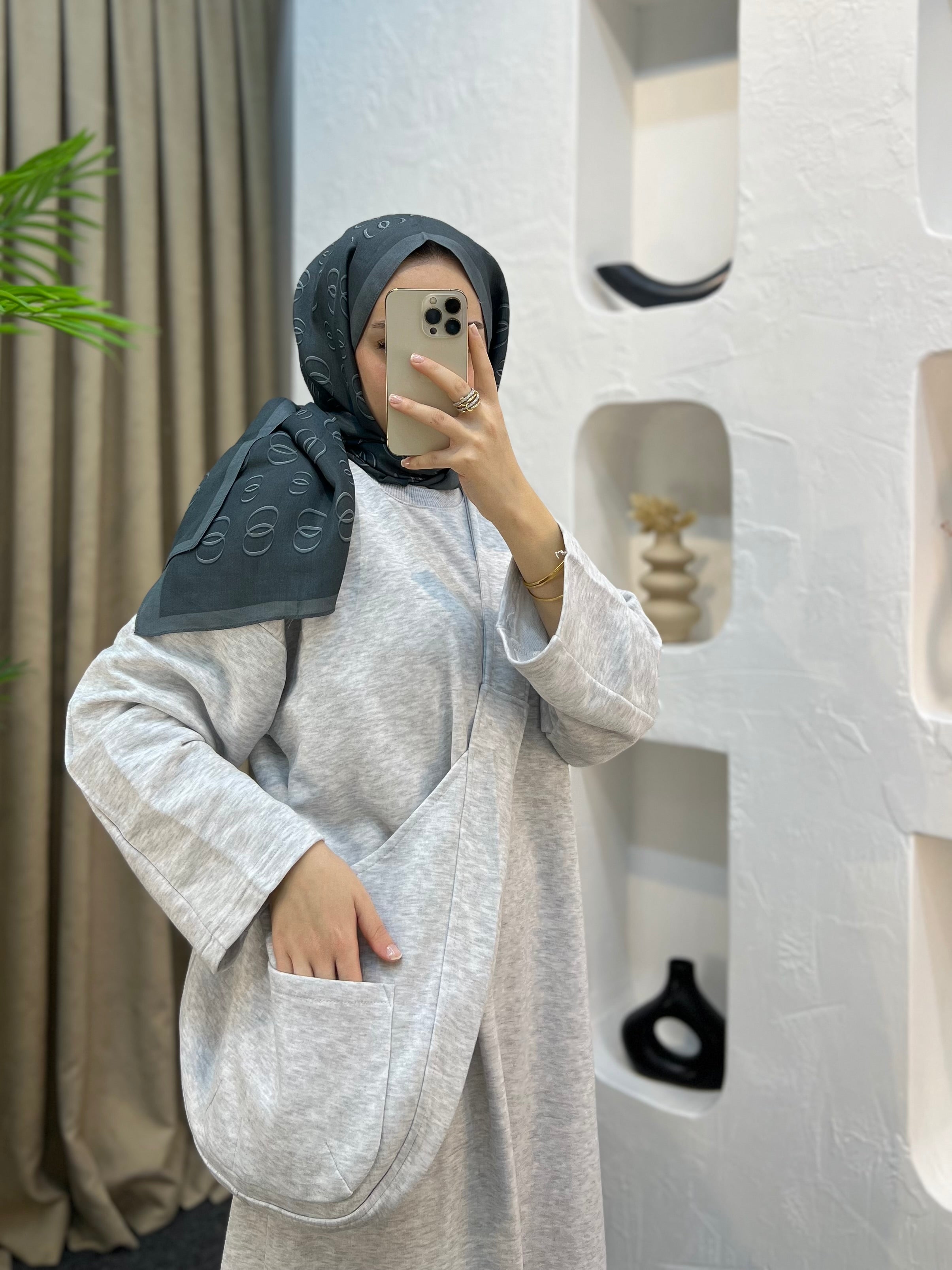 Merv Çantalı Elbise