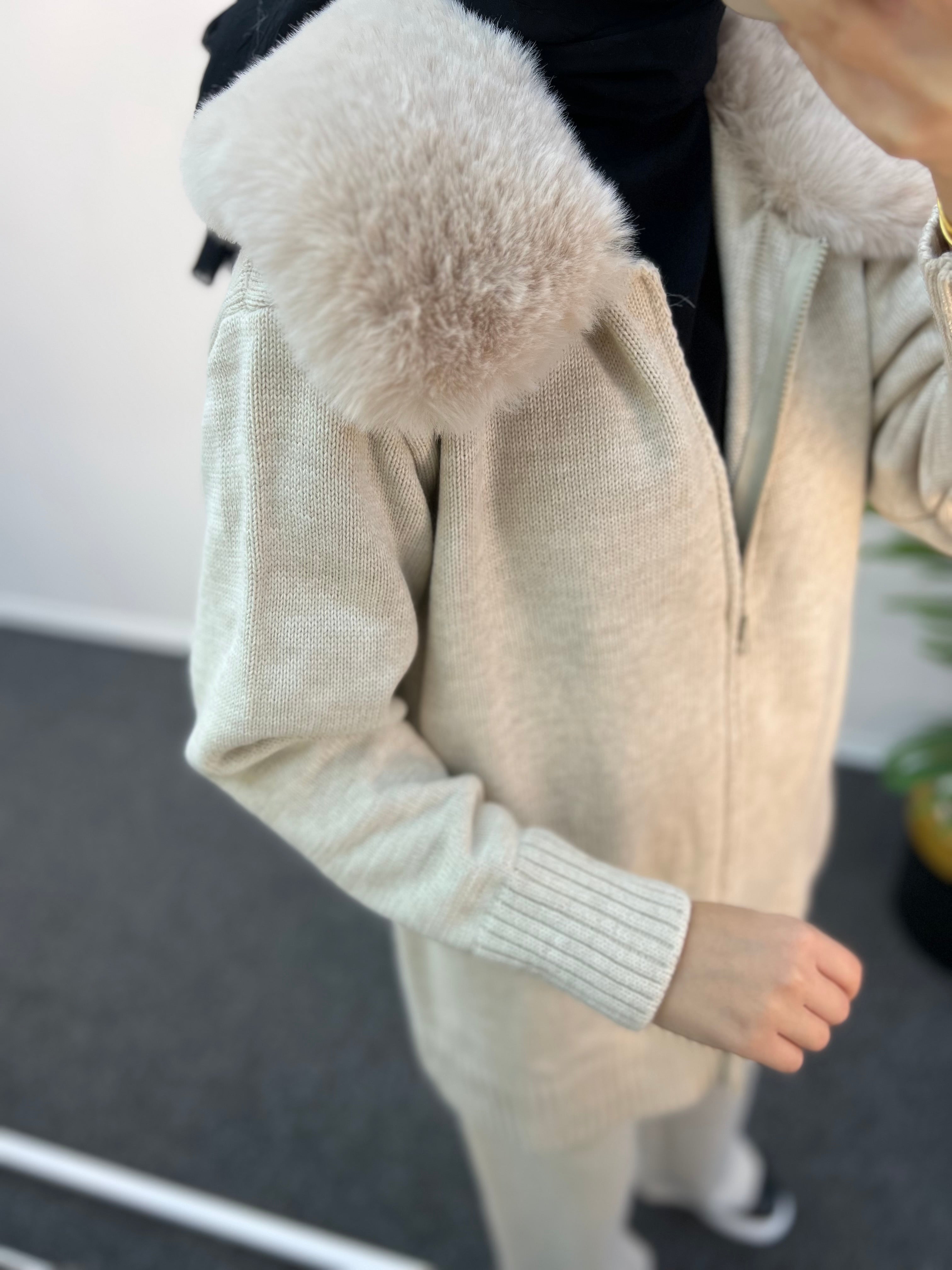 Monica Kürklü Triko Takım