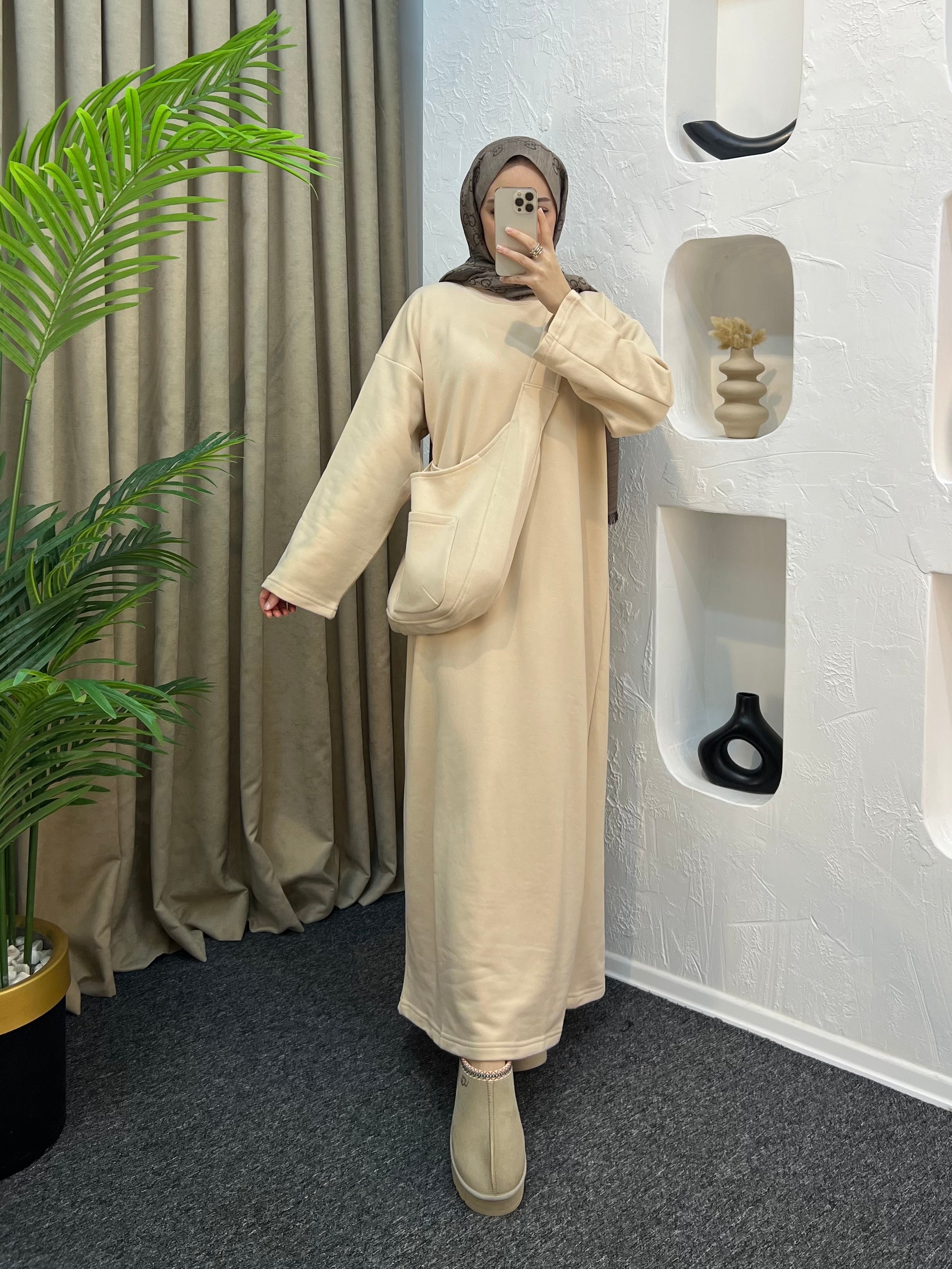 Merv Çantalı Elbise