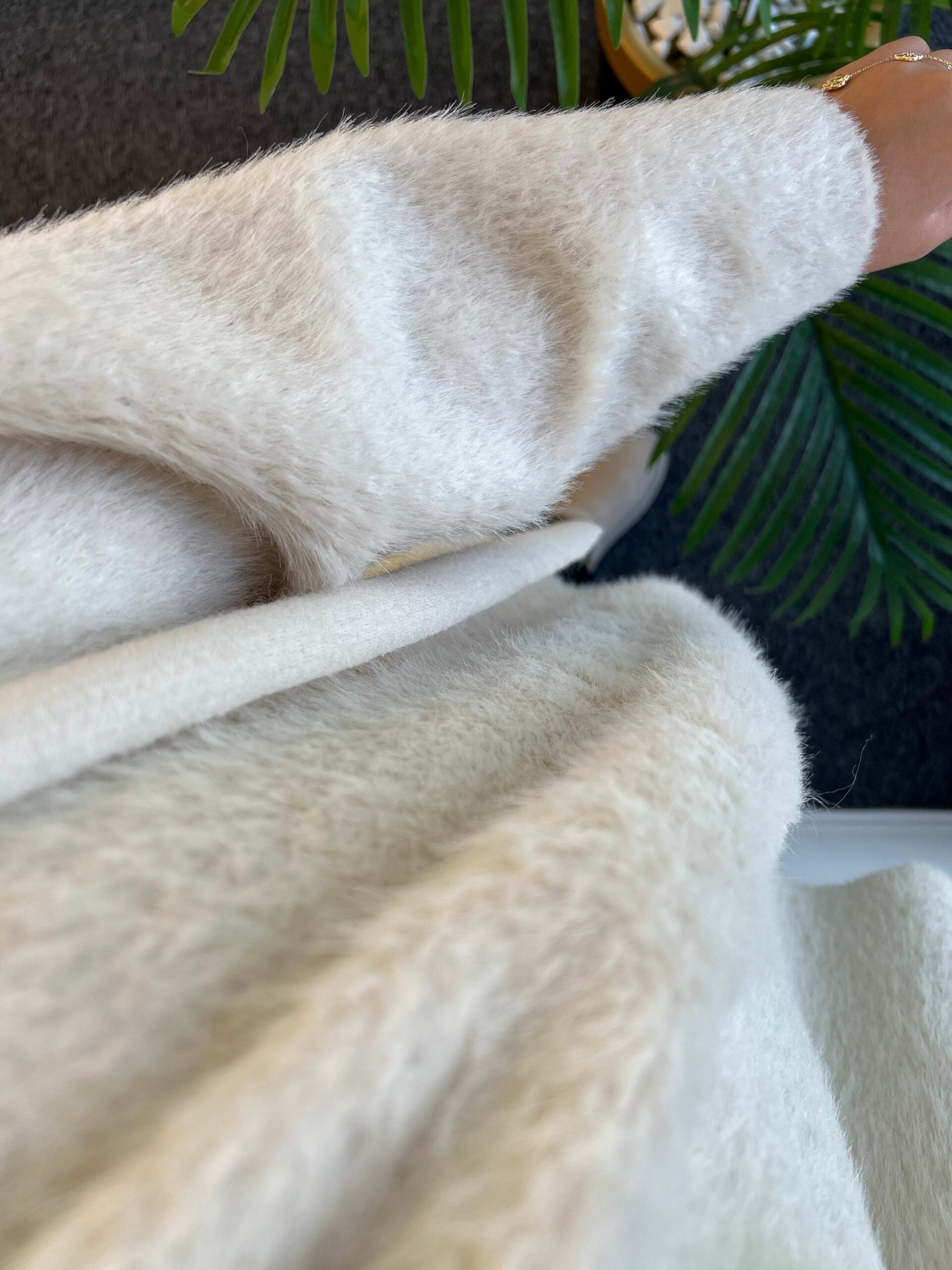 Ester Tüylü Atkılı Kap